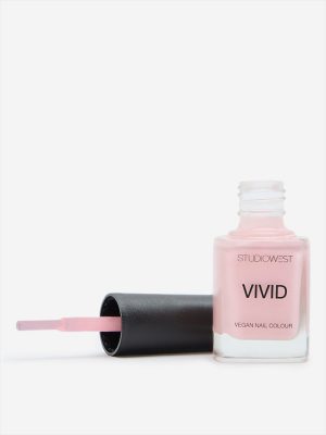 Studiowest Vivid Creme Sweet Petal Vegan AWP-02 Nail Colour - 9 ml