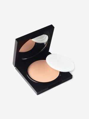 Studiowest Weightless Matte Compact. Vanilla. 9 gm
