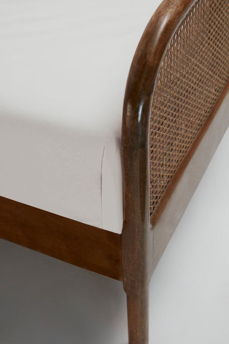 Westside Home White Queen Bedsheet Flat and Pillowcase Set - Image 3