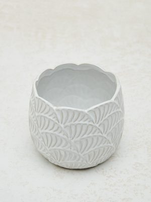 Westside Home White Scallop Textured Ceramic Planter
