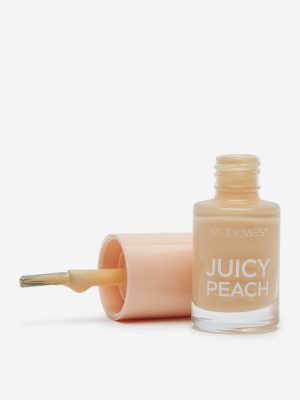 Studiowest Juicy Peach Creme Orange Fuzz O01 Nail Colour - 6 ml