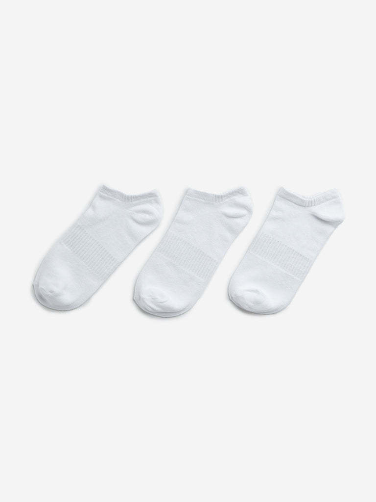 WES Lounge White Ankle Length Cotton-Blend Socks- Pack of 3