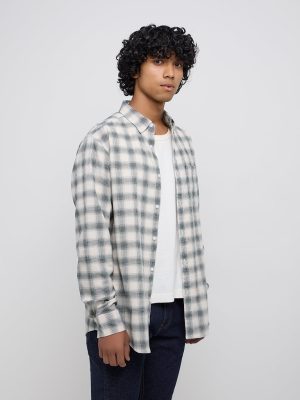 WES Casuals Green Checkered Relaxed-Fit Cotton-Blend Shirt