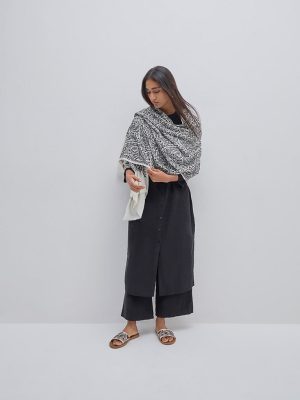 Utsa Off-White Paisley Embroidered Stole