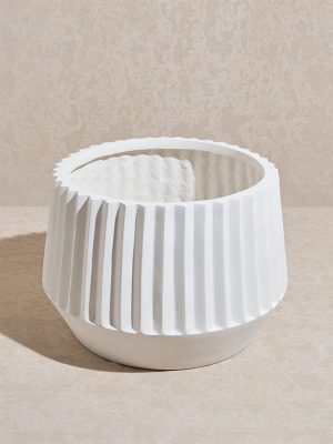 Westside Home White Ridge Planter - Large