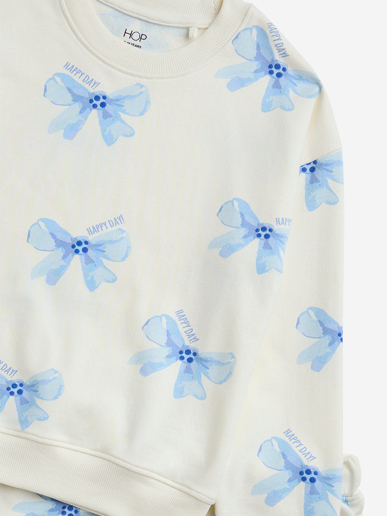 HOP Kids Off-White Bow Printed Cotton-Blend Sweatshirt and Shorts Set - Image 3