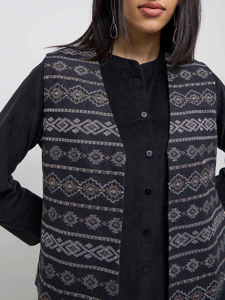 Utsa Black Embroidered Cotton Jacket - Image 3