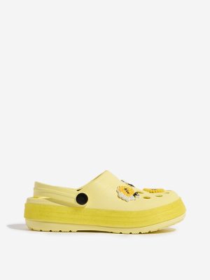 Yellow Yellow Applique-Detailed Clog