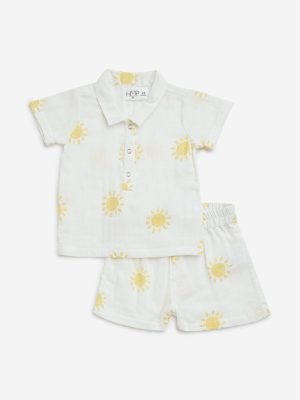 HOP Baby Off-White Printed Cotton T-Shirt with Shorts Set