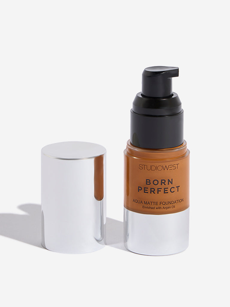 Studiowest Cinnamon Born Perfect Aqua Matte Foundation - 23 ml