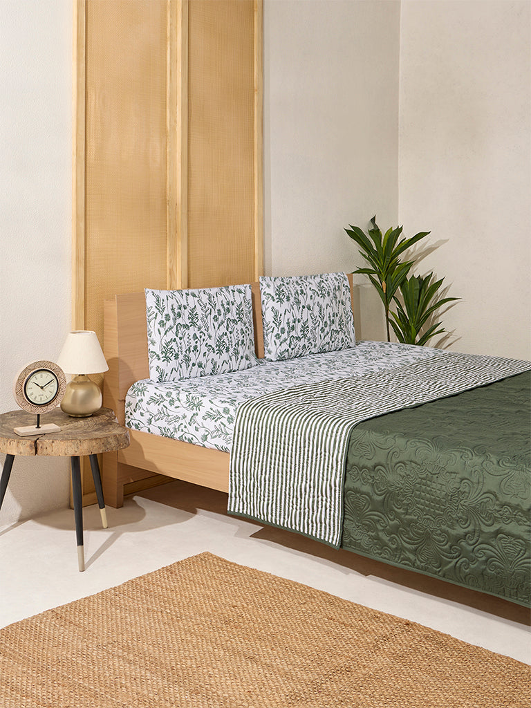 Westside Home Olive Reversible Quilted Queen Bed Comforter