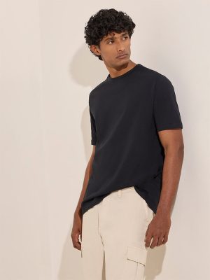 WES Casuals Black Solid Slim-Fit T-ShirtÂ