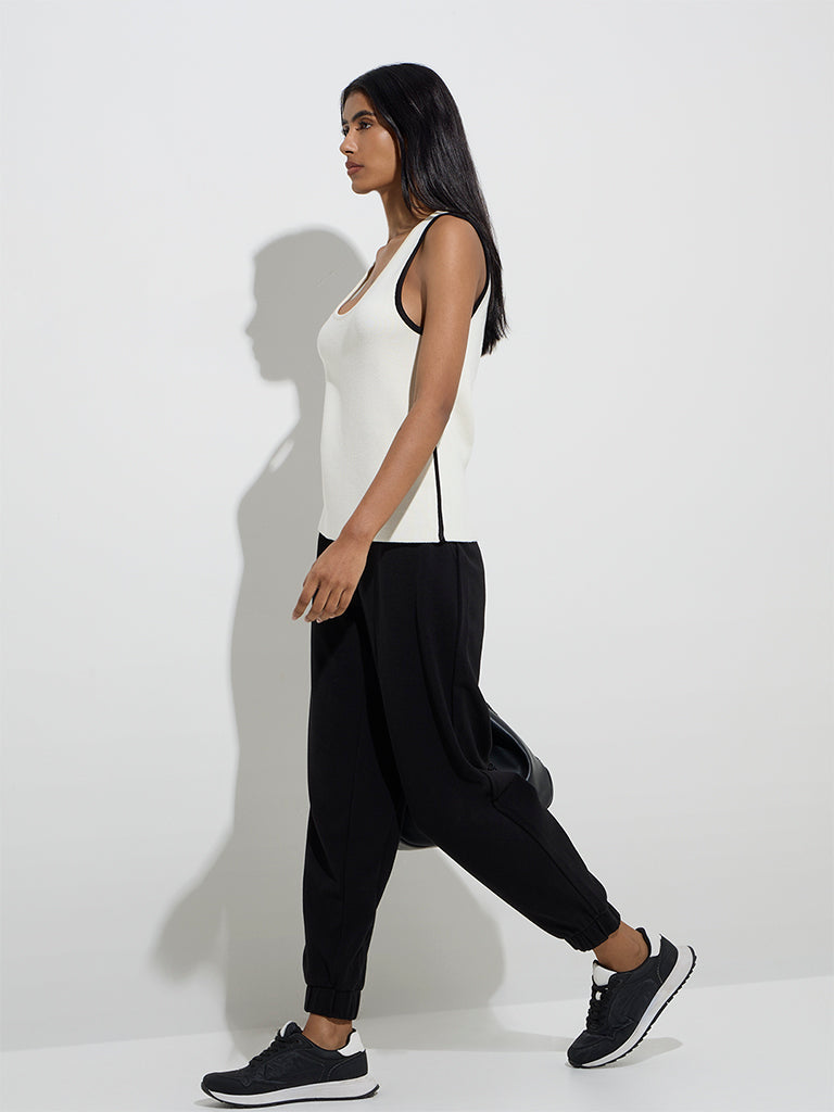 LOV Black Solid Mid-Rise Joggers