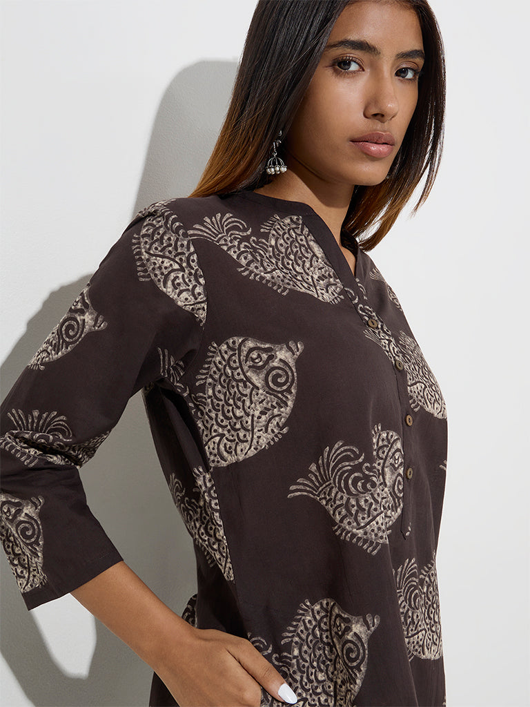 Utsa Dark Brown Fish Printed Straight Cotton Kurta - Image 2