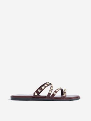 LUNA BLU Brown Stud-Detailed Slides