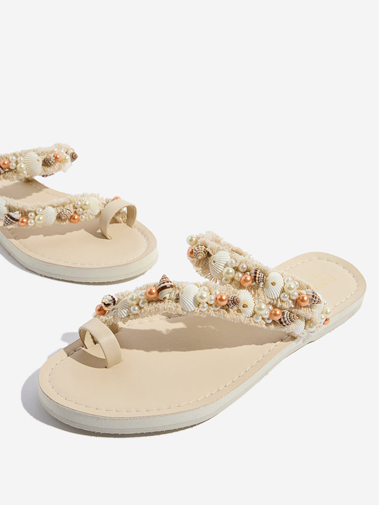 LUNA BLU Ivory Shell-Detailed Toe-Ring Sandals - Image 3