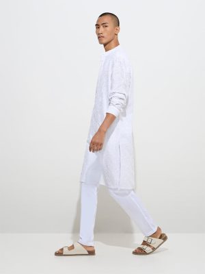 Mens Ethnicwear White Relaxed-Fit Mid-Rise Cotton Pants