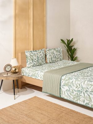 Westside Home Sage Leaf Pattern Queen Bed Reversible Comforter