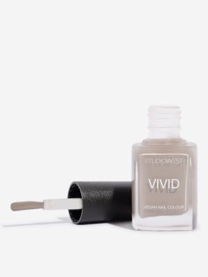 Studiowest Vivid Black Shadow GY-16 Nail Polish - 9ml