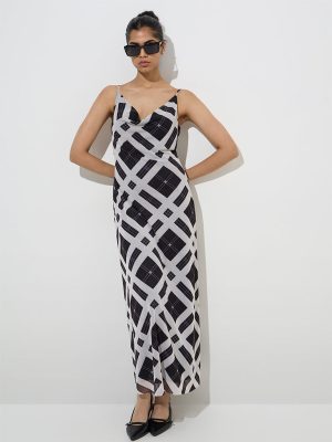 Wardrobe Black Checks Design Straight Dress