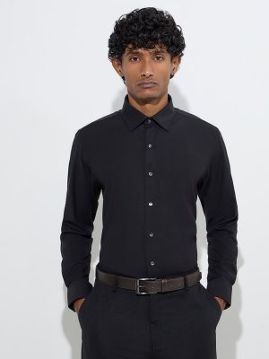 WES Formals Black Solid Slim-Fit Cotton Shirt