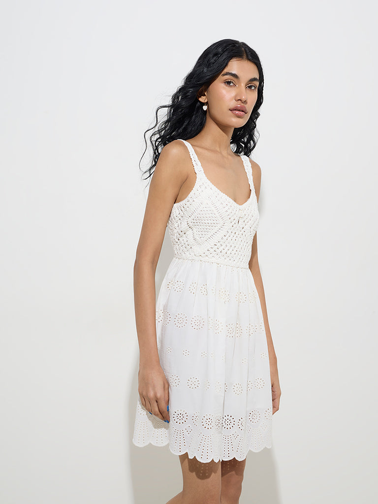 Bombay Paisley Ivory Crochet-Detailed Cotton A-Line Dress - Image 3