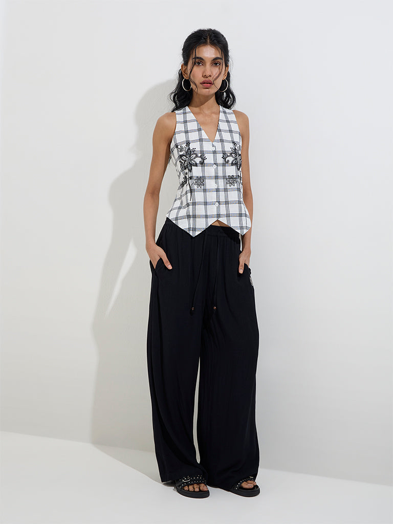 Bombay Paisley White Checkered Cotton Waistcoat-Style Top - Image 3