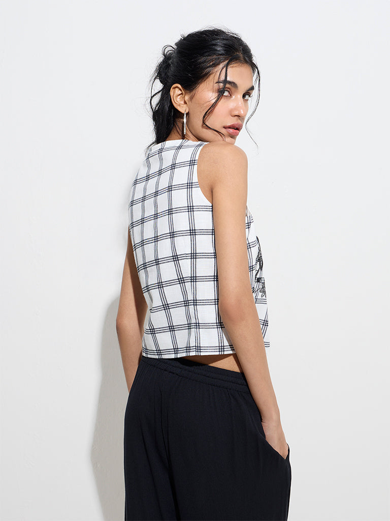 Bombay Paisley White Checkered Cotton Waistcoat-Style Top - Image 4