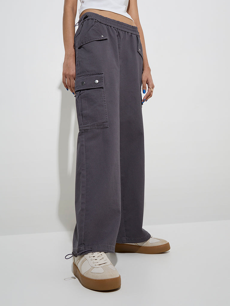 Nuon Dark Grey Cargo-Style Mid-Rise Cotton Pants - Image 3