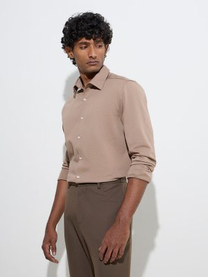 WES Formals Brown Solid Slim-Fit Cotton-Blend Shirt