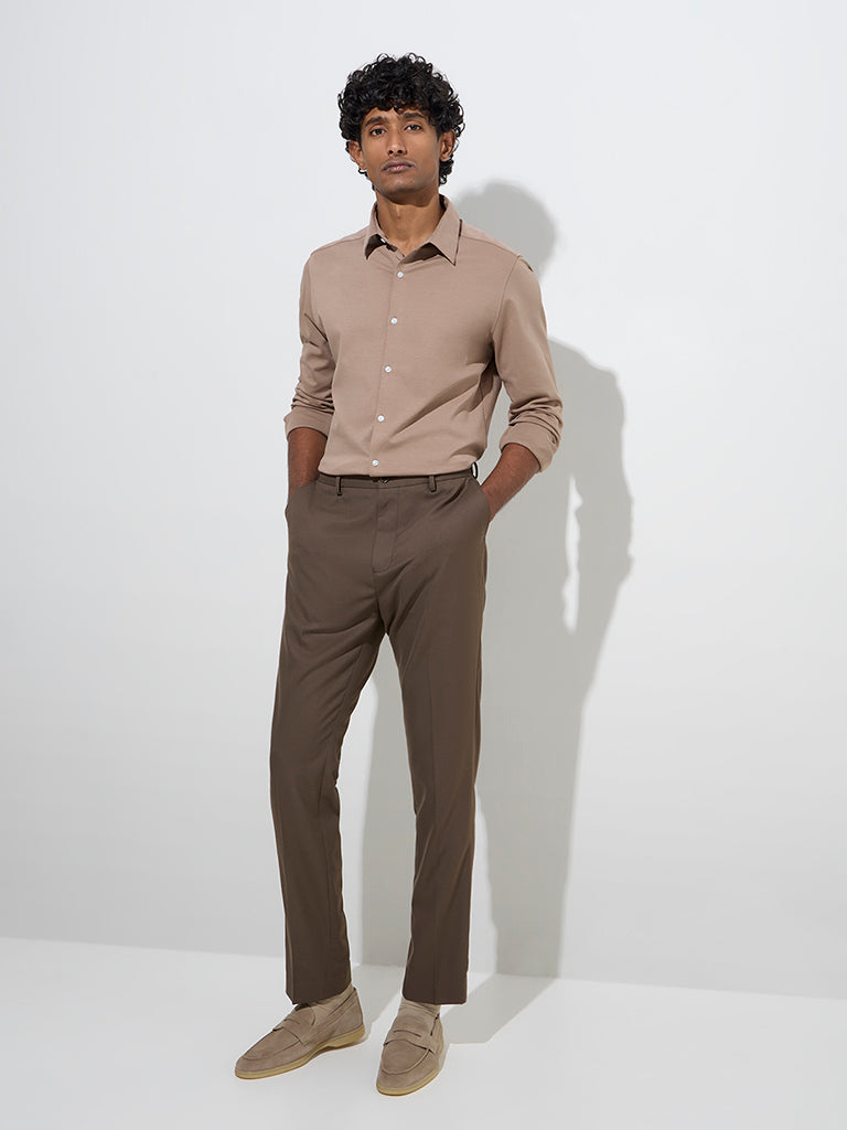 WES Formals Brown Solid Slim-Fit Cotton-Blend Shirt - Image 3