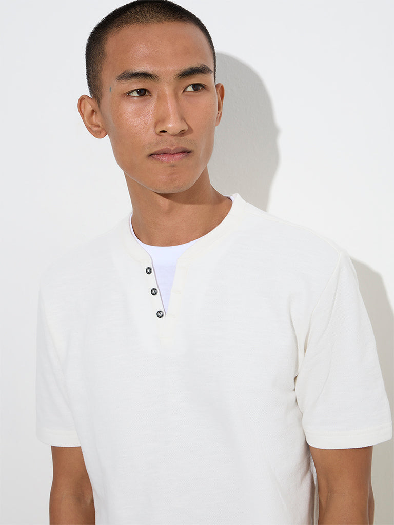 ETA Off-White Solid Slim-Fit Cotton T-Shirt - Image 3