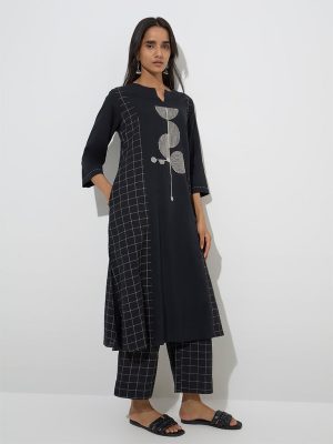 Utsa Black Checks Design A-Line Cotton-Blend Kurta