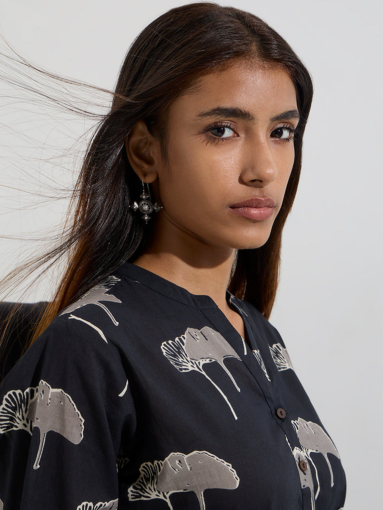 Utsa Black Floral Design Straight Cotton Kurta - Image 2