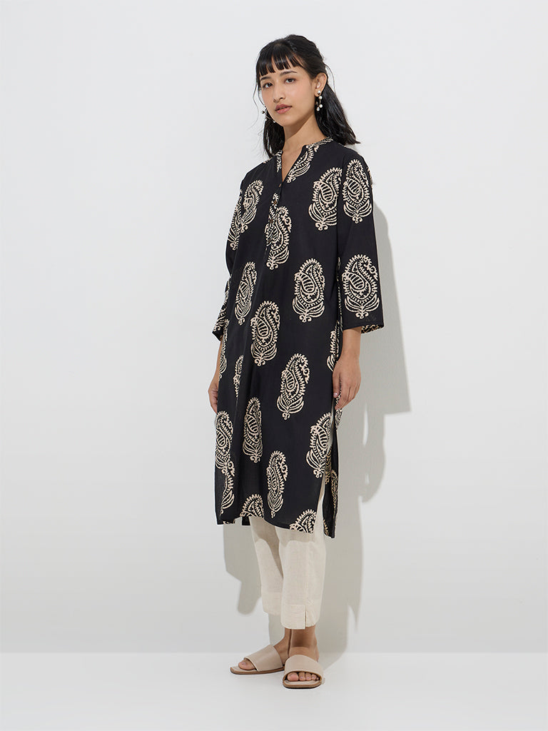 Utsa Black Paisley Design Cotton Straight Kurta