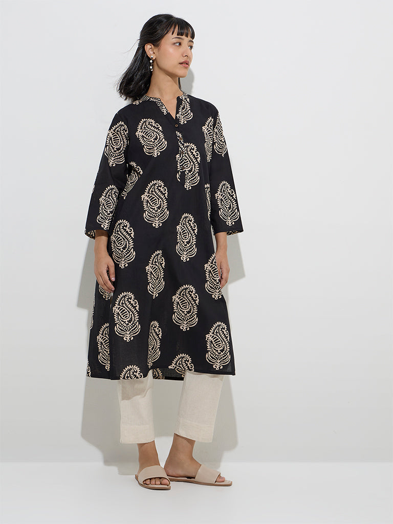 Utsa Black Paisley Design Cotton Straight Kurta - Image 3