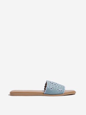 LUNA BLU Light Blue Floral Cut-Out Detailed Slides