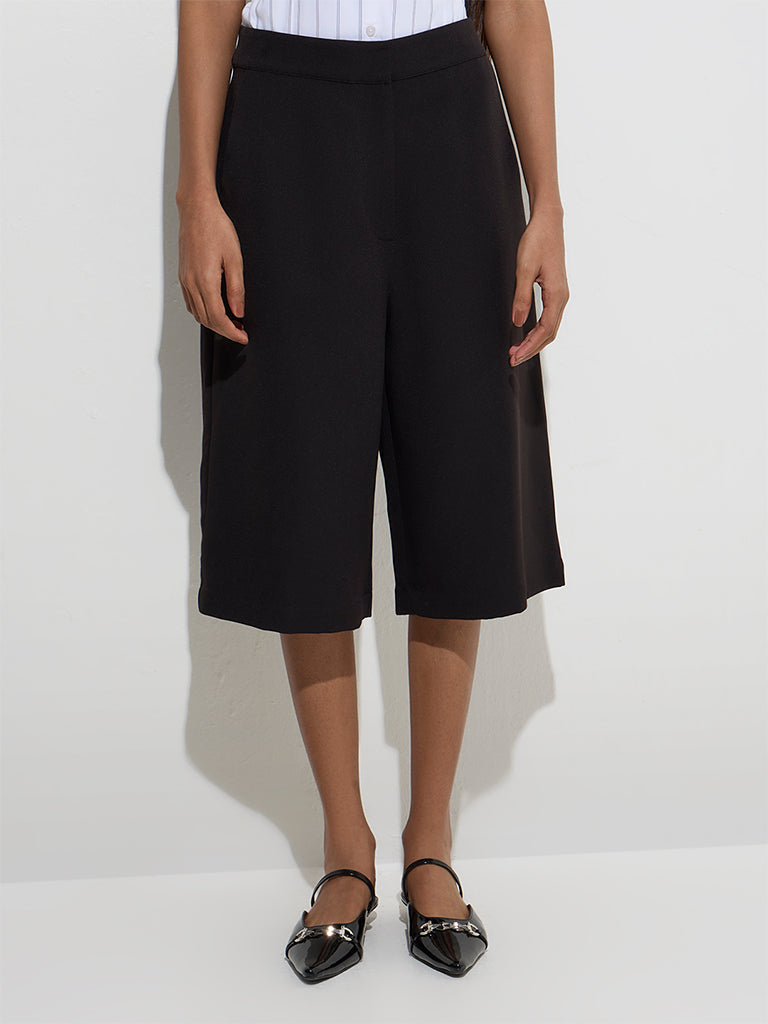 Wardrobe Black Solid High-Rise Jorts - Image 2