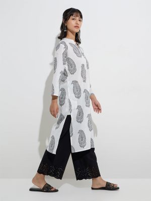 Utsa Black Paisley Design Cotton Straight Kurta