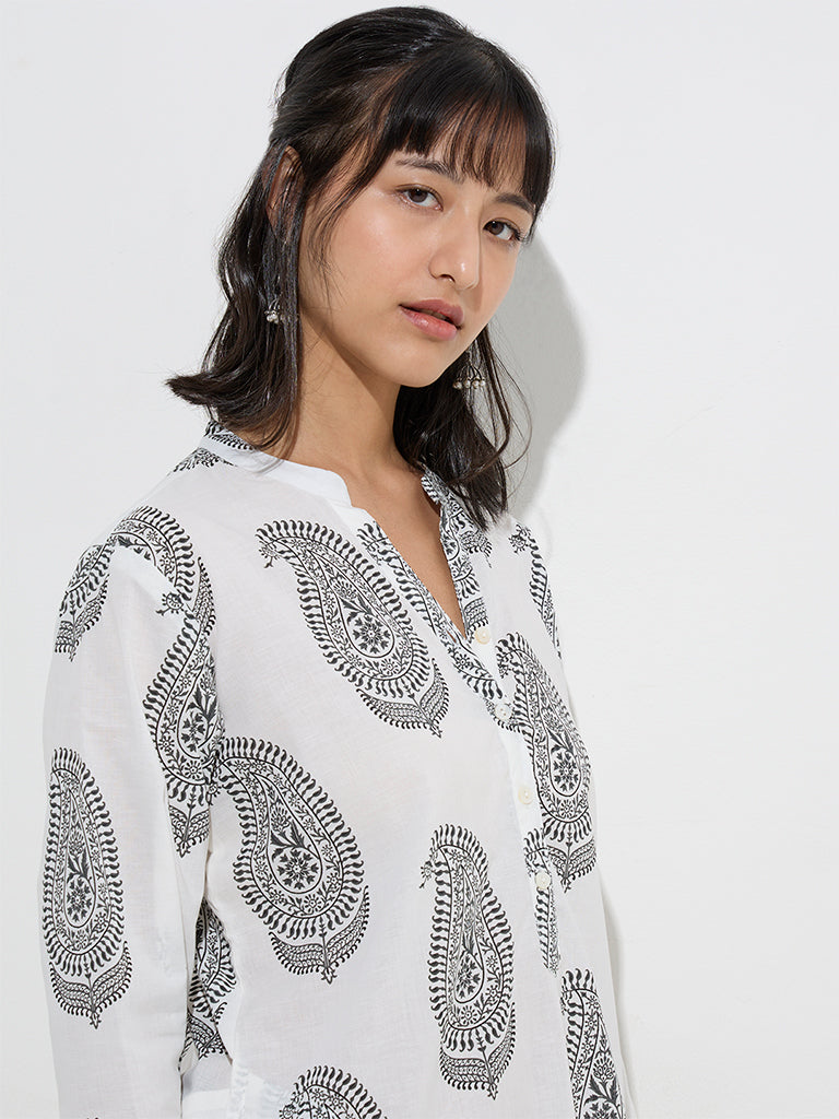 Utsa Black Paisley Design Cotton Straight Kurta - Image 2