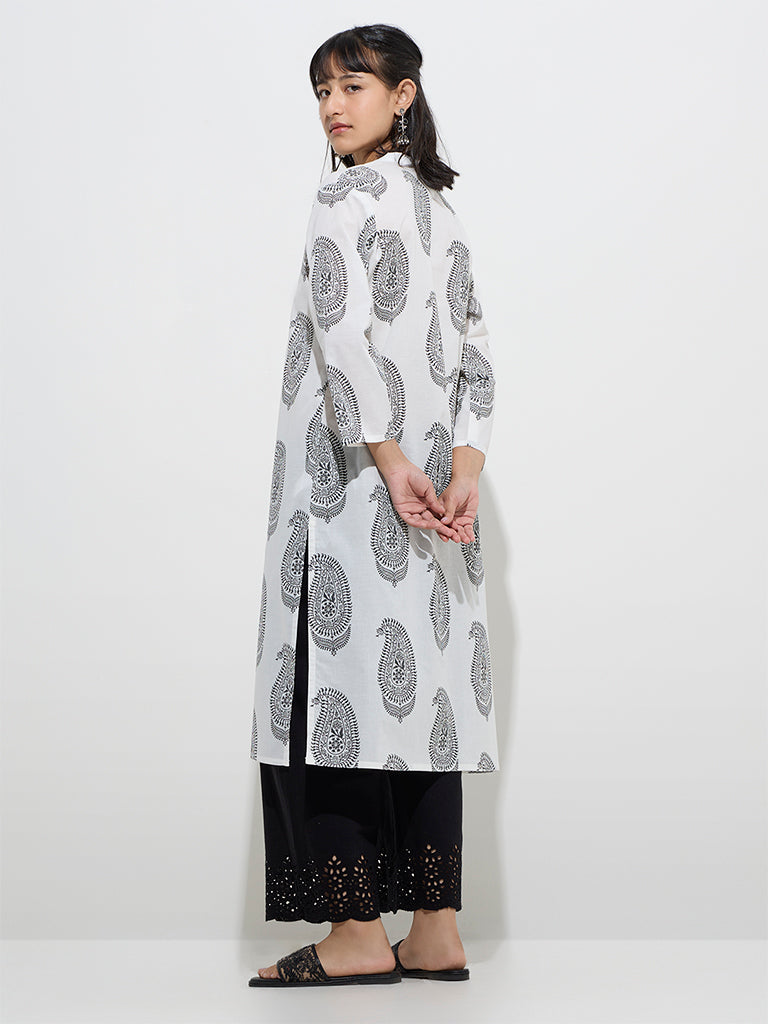 Utsa Black Paisley Design Cotton Straight Kurta - Image 4