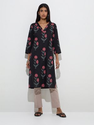 Utsa Black Floral Printed Cotton Straight Kurta