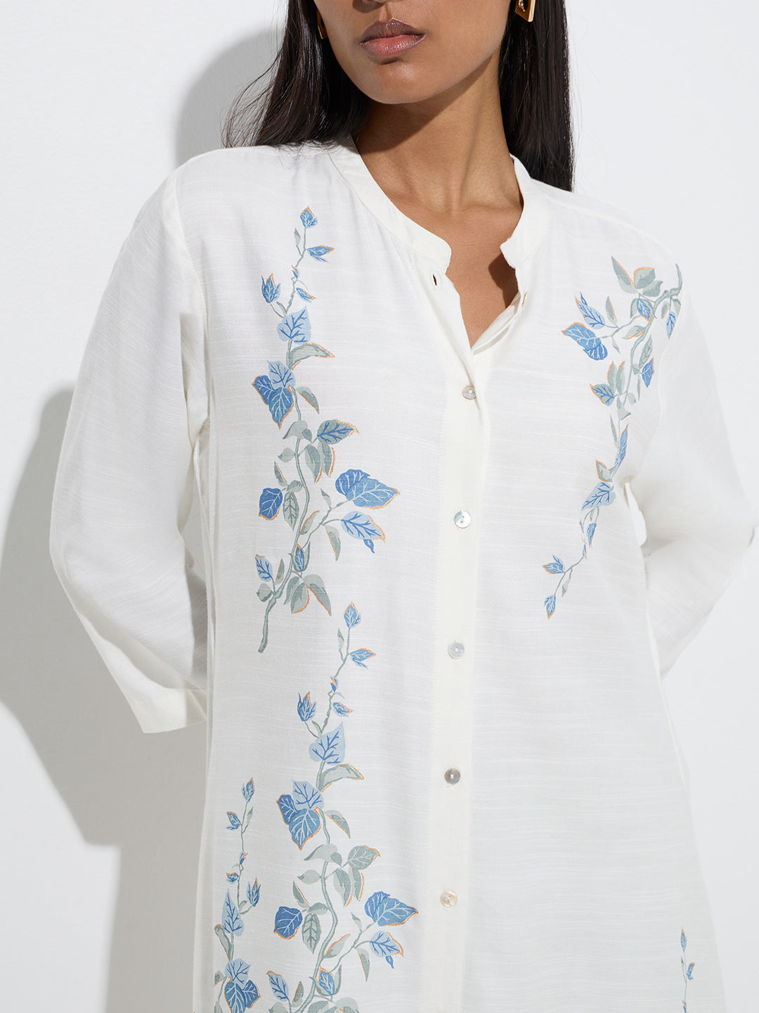 Zuba White Floral Pattern Cotton-Blend A-Line Kurta - Image 3