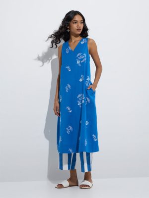 Utsa Blue Floral Design A-Line Cotton-Blend Kurta