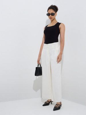 Wardrobe White Solid High-Rise Trousers