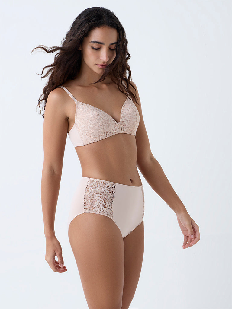 Wunderlove Beige Petal Lace Design Full Briefs