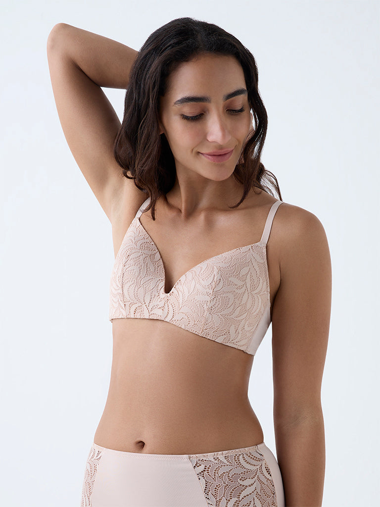 Wunderlove Beige Petal Lace Detailed Padded Bra - Image 2