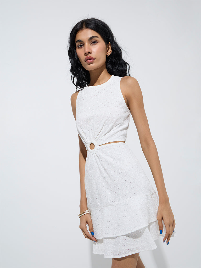 Bombay Paisley White Embroidered A-Line Cotton Dress - Image 2