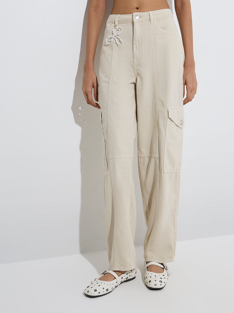 Nuon Off-White Relaxed-Fit High-Rise Jeans - Image 2