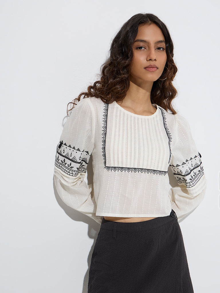 Bombay Paisley White Pintuck Detailed Cotton Top - Image 2